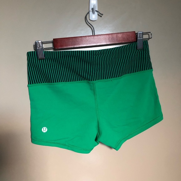 Lululemon Boogie shorts, size 6 - Picture 2 of 2